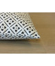 Coussin déco Coton Imprimé Clover 40x40x9 cm noir et blanc