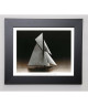 PHOTOGRAPHY COLLECTION Image encadrée Yacht Reliance at Full Sail 31x37 cm Blanc