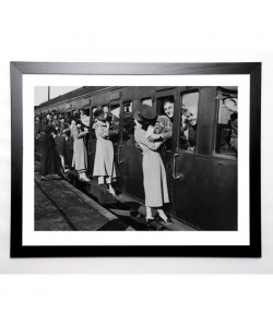 E. DEAN Image encadrée Kissing t. Sweetheart Goodbye 67x87 cm Gris