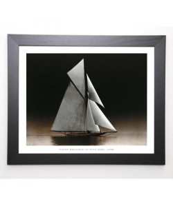 PHOTOGRAPHY COLLECTION Image encadrée Yacht Reliance at Full Sail  47x57 cm  Noir