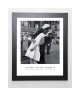 PHOTOGRAPHY COLLECTION Image encadrée Kissing the War Goodbye  47x57 cm  Gris