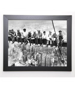 PHOTOGRAPHY COLLECTION Image encadrée Eating above Manhattan  47x57 cm  Gris